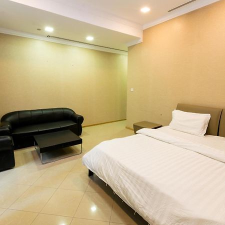 Nice Budget Rooms And Bed Space For "Men" In Dubai, Marina Exterior photo