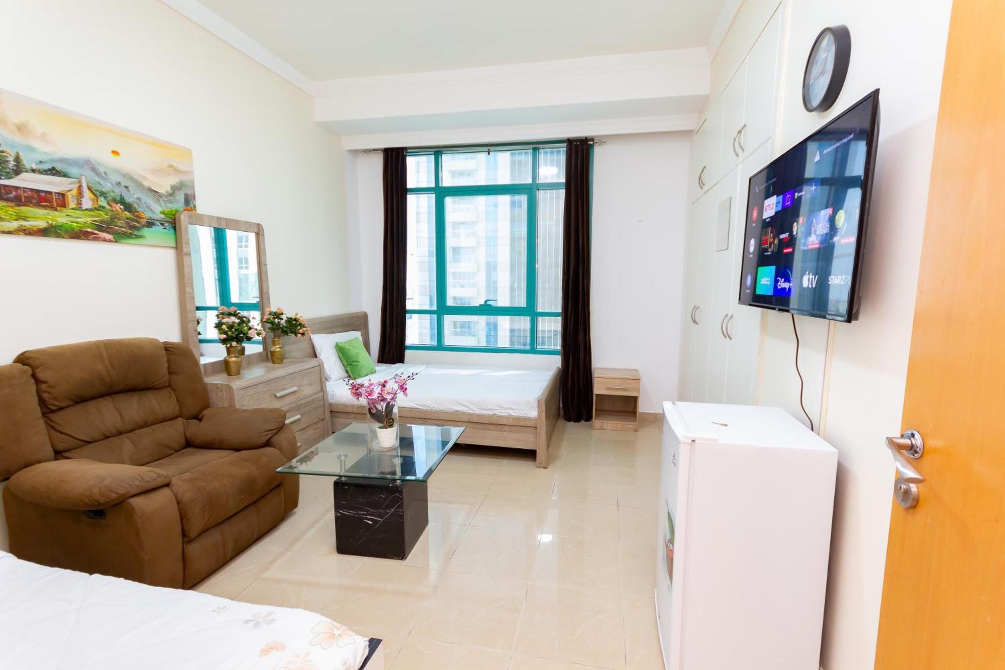 Nice Budget Rooms And Bed Space For "Men" In Dubai, Marina Exterior photo