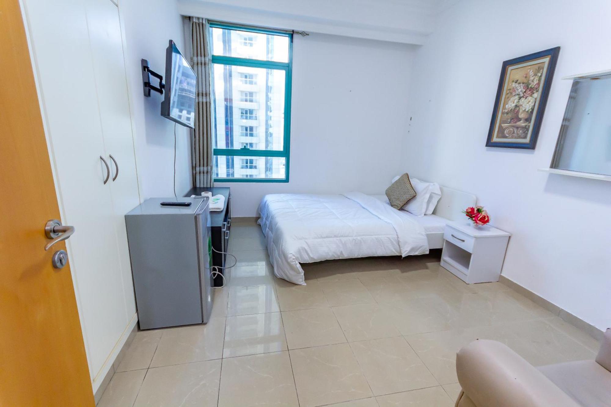 Nice Budget Rooms And Bed Space For "Men" In Dubai, Marina Exterior photo